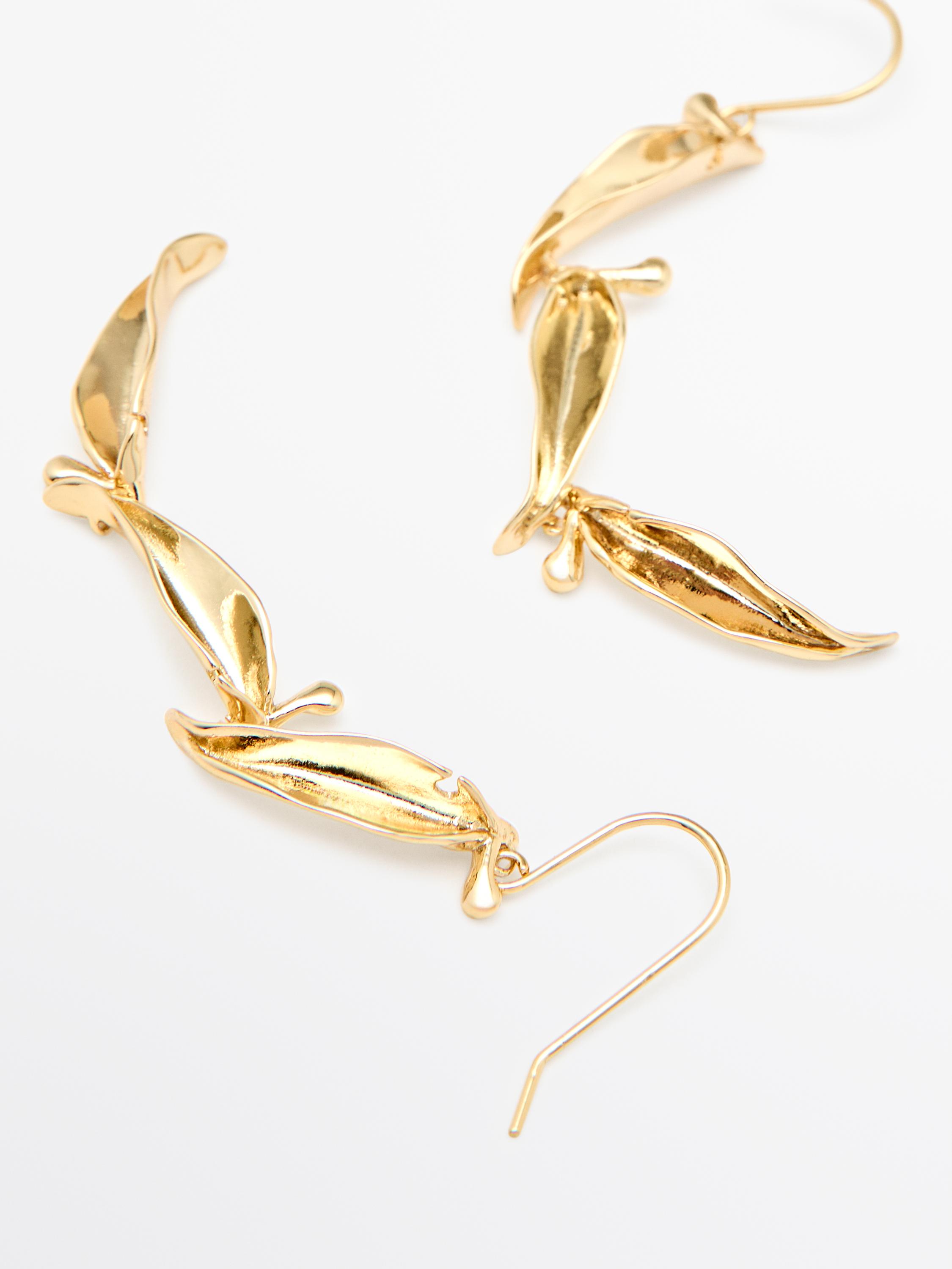 Leaf dangle earrings